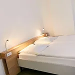 Townhouse 3*