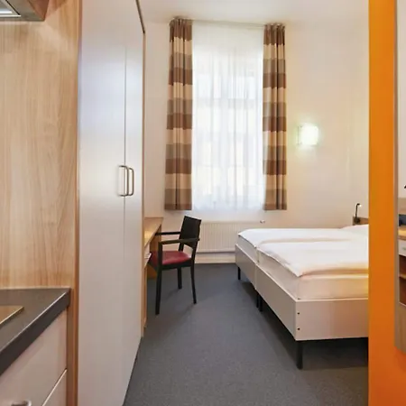 Апарт-отель Townhouse 3*